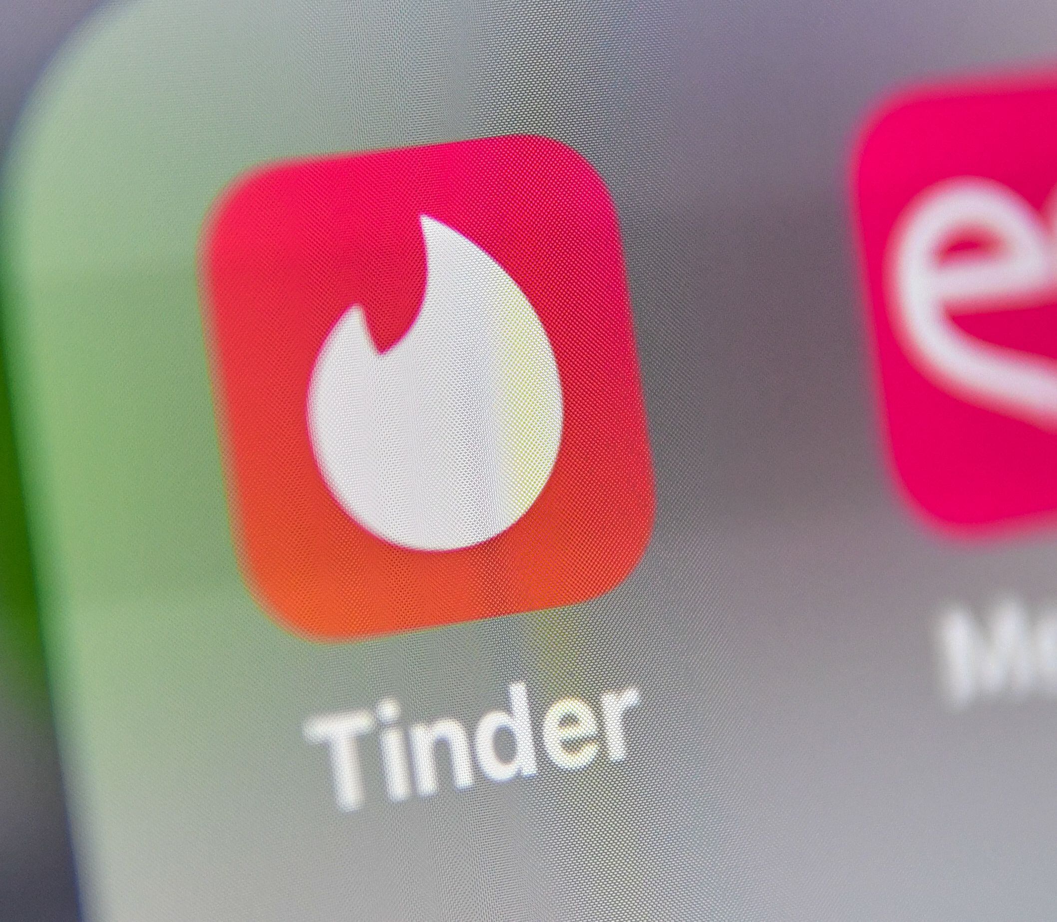 Cómo detectar a un estafador de Tinder, los científicos revelan las señales clave