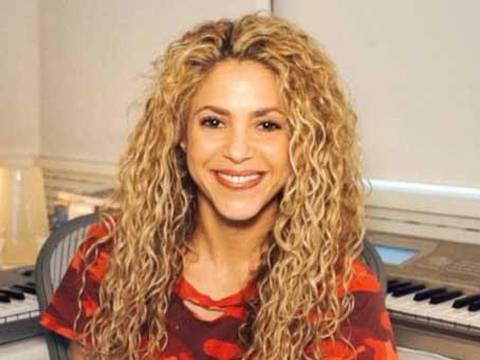 Shakira dice que su país debe invertir en educación
