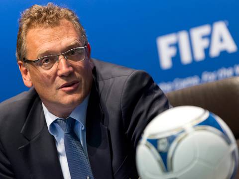 FIFA destituye al secretario general Jerome Valcke