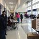 Los ecuatorianos residentes en Nueva York votan en dos recintos de Bronx y Queens