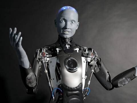 Conoce a Ameca, el robot humanoide más avanzado del mundo que se “cansa de mostrar a las personas lo que puedo hacer”