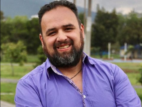 El comunicador quiteño Esteban Ávila reveló a sus seguidores su lucha contra la depresión