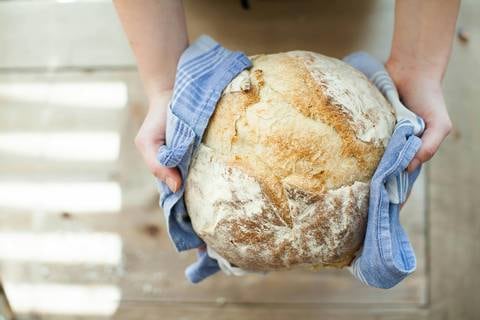 Este es el pan que tiene índice glucémico más bajo y engorda menos según los expertos