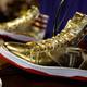 Donald Trump lanzó marca de zapatos deportivos tras recibir multas millonarias