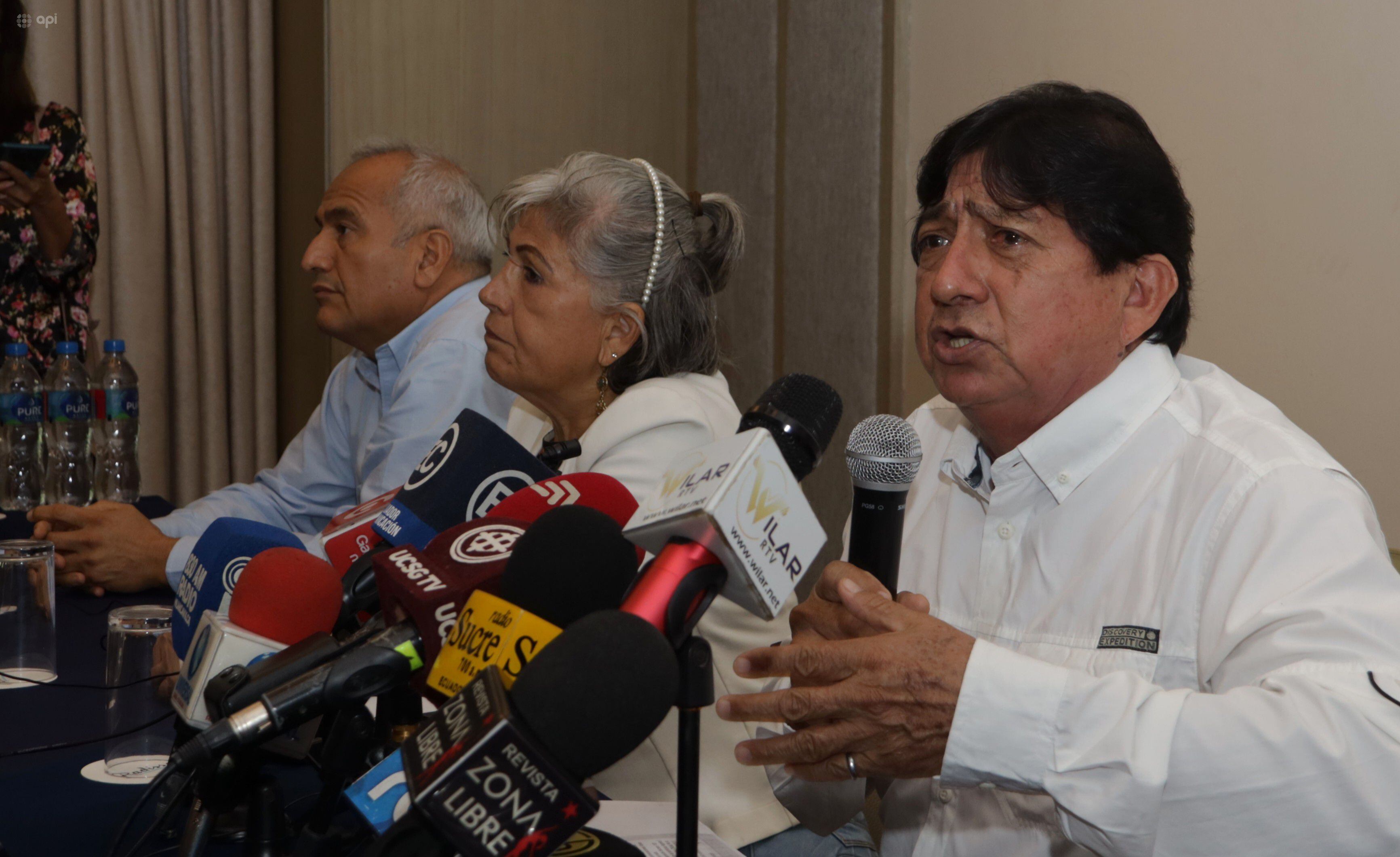 Bananeros orenses piden a la Iglesia católica que intervenga como mediador entre ellos y el Gobierno, pero no descartan nuevos paros si no son atendidos 
