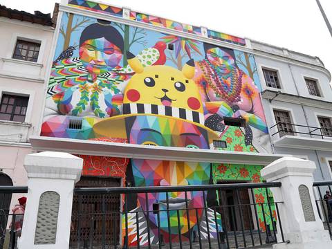 ‘Una caricatura no puede representarnos en una fecha tan especial’. Concejales de Quito critican mural con Pikachu