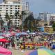 La avenida Malecón se vuelve peatonal en Salinas, balneario que refuerza seguridad en este feriado de Carnaval 