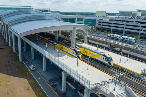 Beneficios y diferencias entre las categorías de boletos del nuevo tren Brightline entre Miami y Orlando