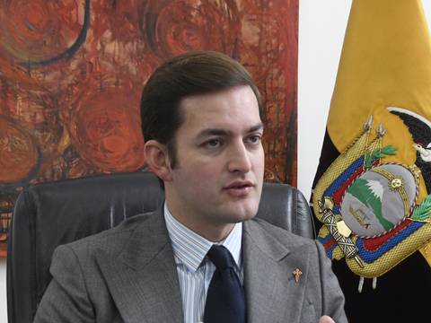 Muchos legisladores se separan de las bancadas porque no ven posibilidades electorales, afirma el viceministro Esteban Torres