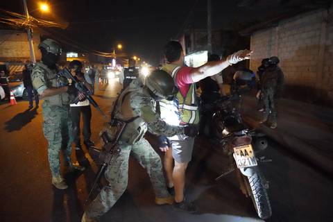 Serias violaciones de derechos humanos son denunciadas por HRW en Ecuador: carta a Daniel Noboa 