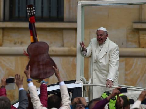 El papa Francisco pide a los jóvenes de Colombia soñar "a lo grande"