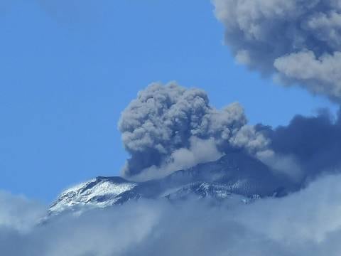 Posible caída de ceniza en Latacunga y Machachi por emisión de nube del volcán Cotopaxi