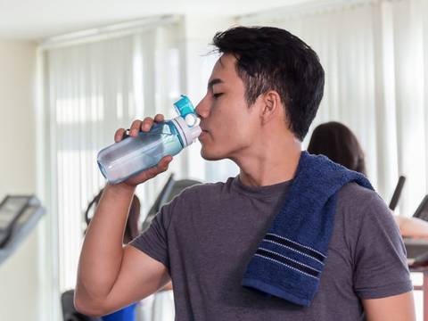 La hidratación es importante durante toda la vida, pero en algunas etapas o situaciones lo es mucho más
