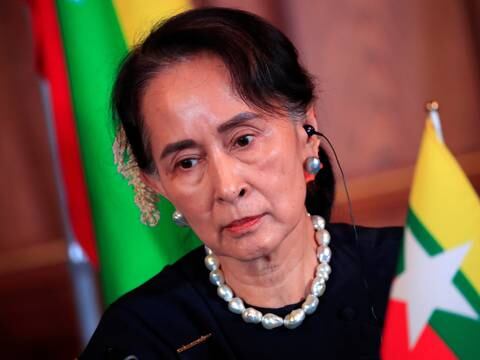 Aung San Suu Kyi, ganadora del Premio Nobel de la Paz, es condenada a cuatro años de prisión en Birmania