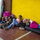 Cientos de desplazados colombianos regresan a sus casas tras huir de la violencia de guerrilleros