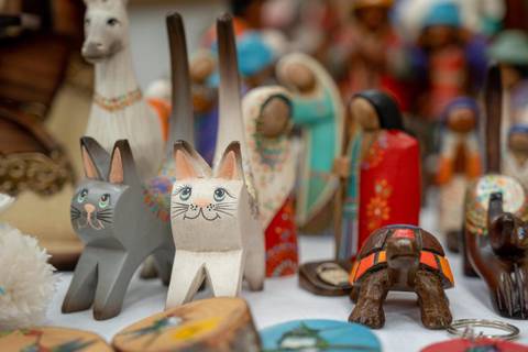 Los artesanos celebran la inclusión y el comercio justo en la feria Maki en Quito 