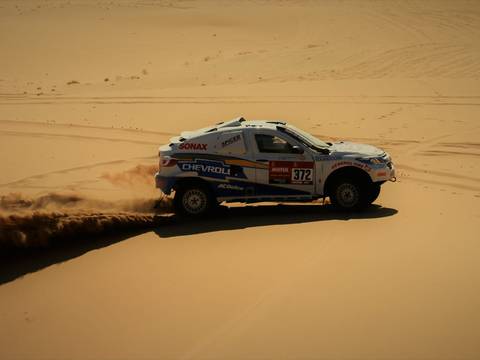 Sebastián Guayasamín superó la primera etapa del Rally Dakar