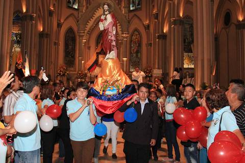 Iglesia católica de Ecuador celebra 150 años de la consagración al Sagrado Corazón de Jesús