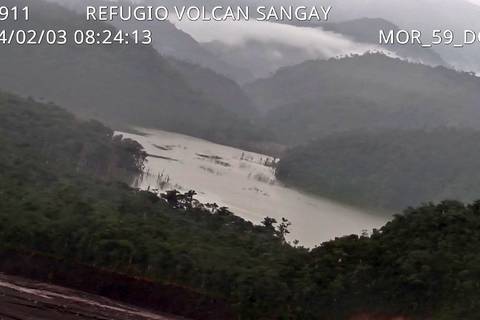 Secretaría de Riesgos monitorea represamiento del río Upano por acumulación de material del volcán Sangay