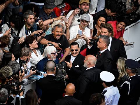 ‘Te amamos’: Triunfal o mediocre, el regreso de Johnny Depp a Cannes causó sensación en los asistentes
