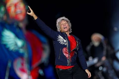 Jon Bon Jovi da positivo para COVID-19 antes de un concierto en Miami
