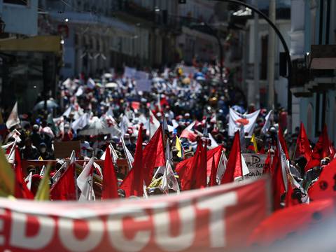 Muerte cruzada o revocatoria del mandato fueron las ideas que marcaron los discursos de la marcha por el Día del Trabajo en Quito