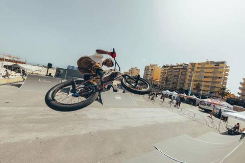 Jonathan Camacho entra en acción en la Copa del Mundo de BMX Freestyle