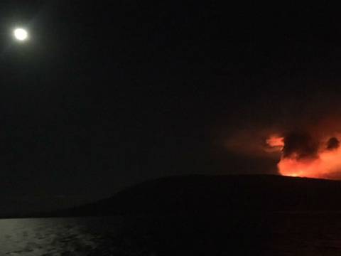 Volcán La Cumbre de isla Fernandina está en proceso de erupción