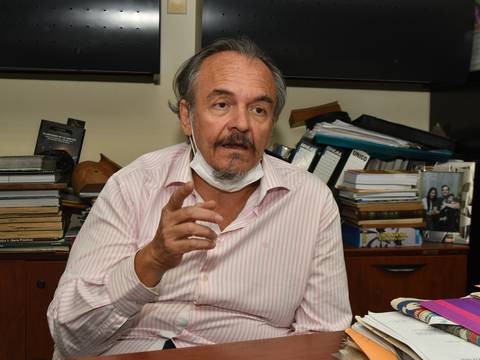 Melvin Hoyos desmiente que se retira de la Dirección de Cultura