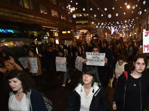 Por segunda noche se protesta en Estados Unidos por decisión sobre policía