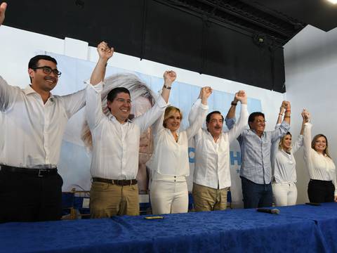 Úrsula Strenge y Andrés Guschmer, candidatos a concejales en Guayaquil