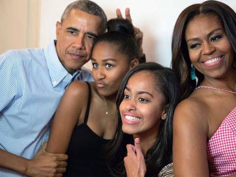 La increíble evolución de las hijas de Barack y Michelle Obama: De aquellas Malia y Sasha de la infancia que llegaron a la Casa Blanca y copiaban el elegante estilo de su madre no queda nada