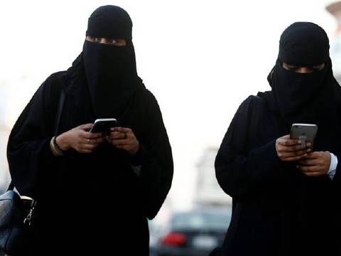 Indumentaria saudita femenina no debe ser obligatoria, dice clérigo
