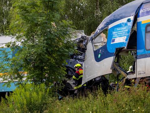 Choque de trenes en República Checa deja tres muertos y decenas de heridos