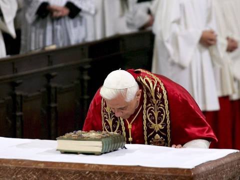 Benedicto XVI pide perdón por los abusos sexuales y errores ocurridos durante sus mandatos