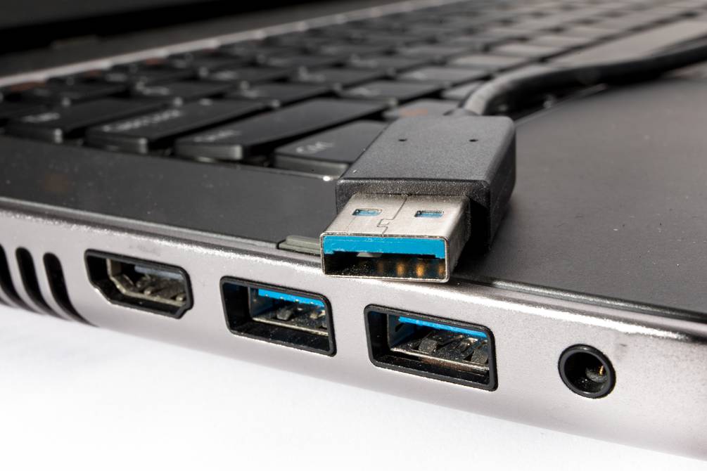 ala sol Olla de crack Qué significan los colores en los puertos USB? | Sociedad | La Revista | El  Universo