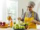 10 frutas y vegetales que te preparan para una menopausia menos complicada