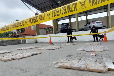 274 bloques de droga se hallaron en buque que iba hacia México