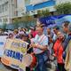 ‘¿Y qué hago?, solo tomar paracetamol’, pacientes protestan por continuos cambios de directivos en HCAM del IESS, en Quito 