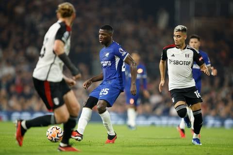 Moisés Caicedo aprueba examen en el Chelsea: los blues vencieron 2-0 de visita al Fulham