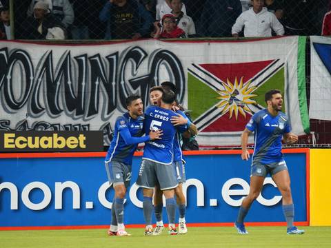 ¡Otra vez ‘san Pedro’ Ortiz! Emelec amargó a Liga de Quito con el empate a 2 en el estadio Rodrigo Paz, por la Liga Pro