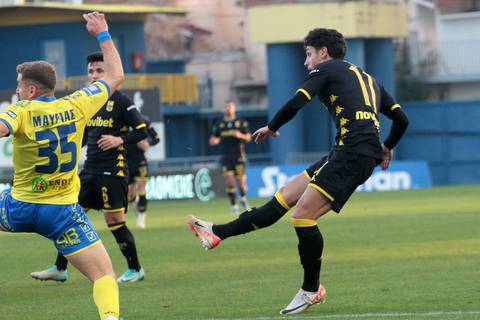 Kike Saverio brinda una asistencia en la victoria del Aris Salónica FC en la Copa de Grecia