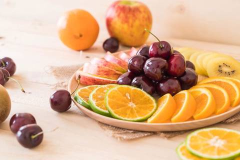 Por qué no deberías cenar sólo fruta durante una dieta: Esto responde un nutricionista