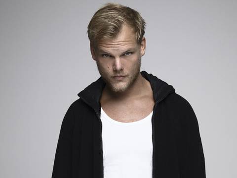 Nuevos temas del DJ sueco Avicii, un año después de su muerte