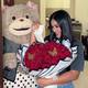 Novio de Michela Pincay le hace llegar unas rosas por su cumpleaños: la distancia no es impedimento para demostrarle su amor