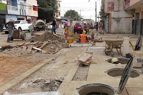 Obras de regeneración urbana en la calle Portete tienen un avance del 54 %
