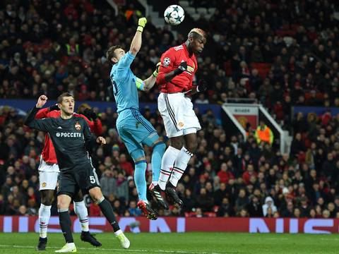 Con Antonio Valencia en cancha, Manchester United asegura su paso a octavos de final de la Champions