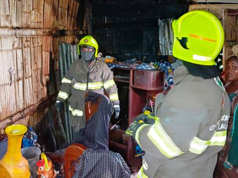 Incendio estructural afectó a una vivienda en barrio del sur de Esmeraldas