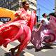 La calle Córdova atrajo a comensales que gustan de la sazón guayaca y bailes populares