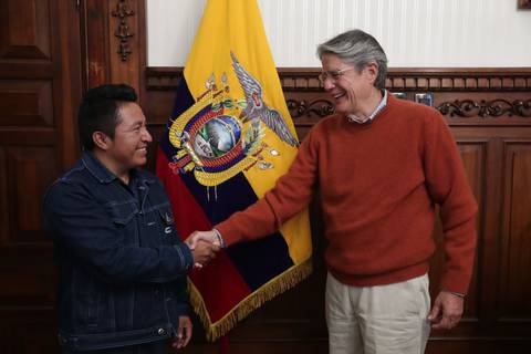 Presidente Guillermo Lasso recibió a Delfín Quishpe, alcalde de Guamote, en Carondelet
